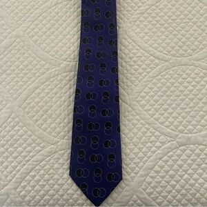 Men’s Ralph Lauren purple label tie.